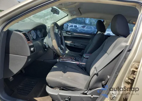 2009 Chrysler 300 Lx z USA, uszkodzony, nr VIN 2C3KA43D29H552561